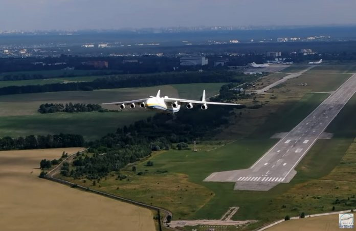Ан-225 «Мрия», лайнер, Украина, Великобритания, забор